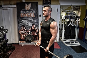 Langhantel-Curls