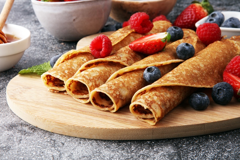 Dünne gebackene Protein Pfannkuchen Protein Pfannkuchen dünn gebacken zum Frühstück