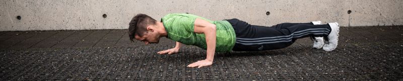 Liegestütze eine beliebte Ganzkörper Übung Liegestütze eine Oberkörper Kraft Übungen im HIIT Workout
